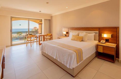 Zona Hotelera Resort | Relax at Royal Solaris Los Cabos & Spa - All Inclusive Getaway