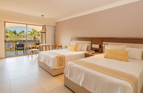 Zona Hotelera Resort | Relax at Royal Solaris Los Cabos & Spa - All Inclusive Getaway