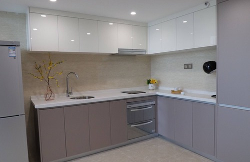 Zhujiang New Town Apartment | Ideal Royal Star Apartment in Central City with Key Amenities