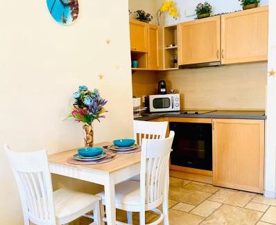 Topola Apartment | Cozy Royal Studio Sea View with Pool and Spa Access