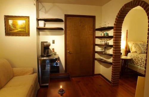 Stanardsville Apartment | Elegant Royal Suite at White Lotus Eco Spa Retreat