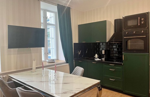 Groemitz Apartment | Elegant Baroque Suite with Terrace at Herrenhaus-Henriettenhof