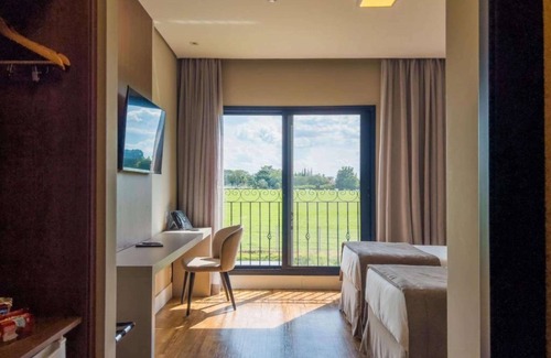 Holambra Hotel | Discover Royal Tulip Holambra: Family-Friendly Retreat