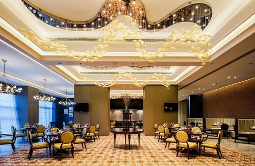 Wuzhong Hotel | Experience Royal Tulip Suzhou: 5-Star Poolside Retreat