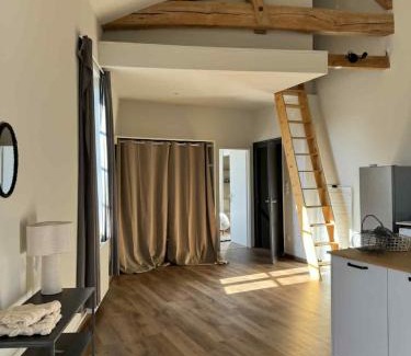 Eymet Apartment | Royal View
