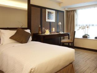 Ting Kau Resort | Elegant Royal View Hotel with Oceanfront Pool Access