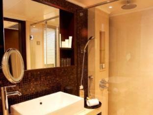Ting Kau Resort | Elegant Royal View Hotel with Oceanfront Pool Access