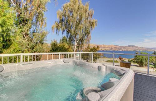 Chelan House | Relaxing Getaway at Royal View on Lakeshore with Hot Tub