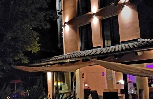 Lerchenau-West House | Indulgent Royal Villa in Central Munich with Spa and Hot Tub