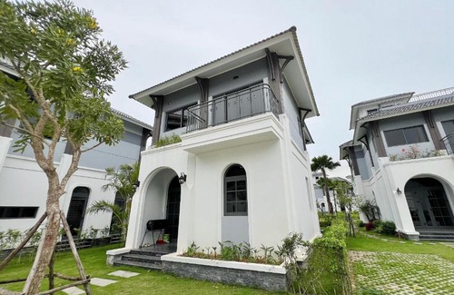 Van Don Villa | Experience Royal Villa Vân Đồn: Beachfront Bliss Awaits