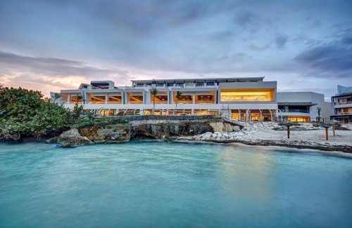 Orange Bay Resort | Relax at Hideaway Royalton Negril - Adults Only All-Inclusive