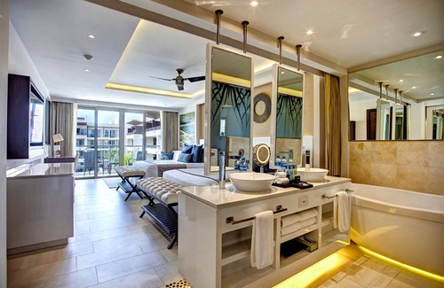 Puerto Morelos Resort | Relax at Hideaway Royalton Riviera Cancun - Adults Only Retreat