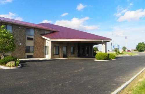Upper Sandusky Hotel | Discover Royalton Inn & Suites: Family-Friendly Retreat