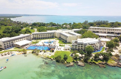 Orange Bay Resort | Experience Royalton Negril: All-Inclusive 5-Star Retreat