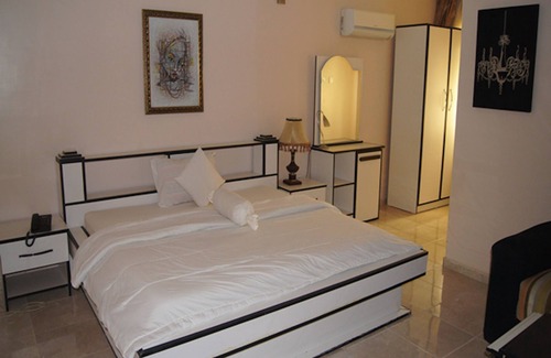 Lagos Hotel | Family-Friendly Royalview Hotel with Pool and Spa Amenities