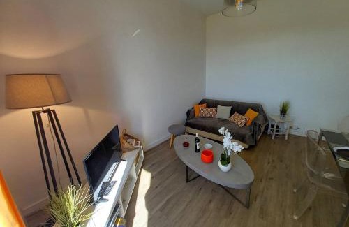 Pontaillac Apartment | Experience a Magical View at Résidence du Golf in Royan