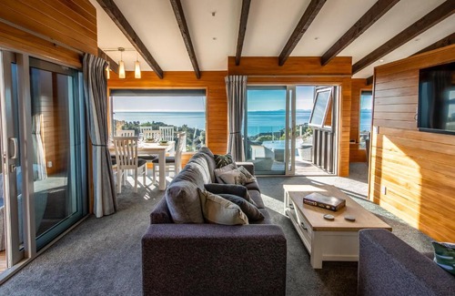 Ngaio Bay House | Relax at Roydons - Kaiteriteri Upstairs Holiday Unit