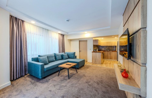 Tophane Hotel | Roys Hotel & Suites