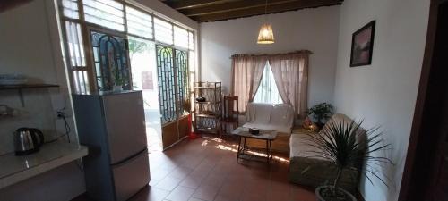 Kampot Apartment | Roza Guest House