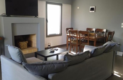 Porto Rafti House | Exceptional Roza House: Family-Friendly Retreat Awaits