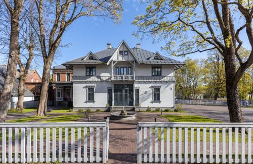 Liepaja Apartment | Exceptional Family Retreat at Roze Peldu Residence
