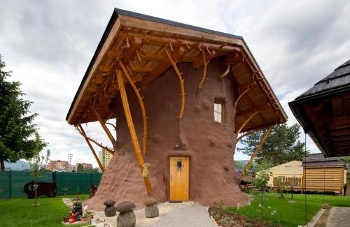 Dolny Kubin House | Discover Rozprávková dedinka: Pet-Friendly Family Getaway