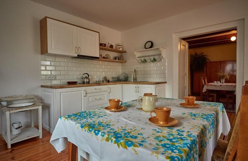 Radruz Apartment | Pet-Friendly Retreat at ROZTOCZE Wiejski Domek - 9.6/10