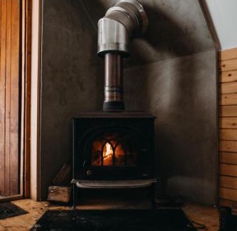 Potec Ski Chalet | Cozy Chatka Azzy: Enjoy Nature with Pet & Child-Friendly Stay