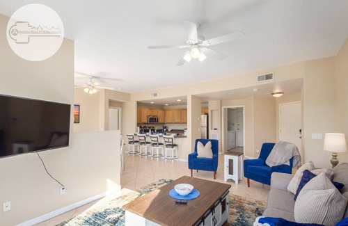 Mesa Condo | Relaxing 2-Bedroom Retreat on Golf Course in Gated Community