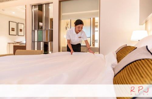 Rajkot Hotel | Cozy RPJ Hotel Rajkot with Pool and Ocean Views