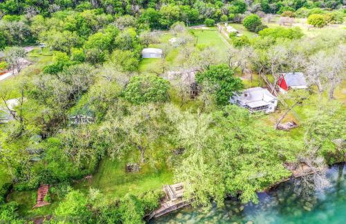 New Braunfels House | Pet-Friendly Bluebonnet Cabin: Guest Rated 10/10 Experience