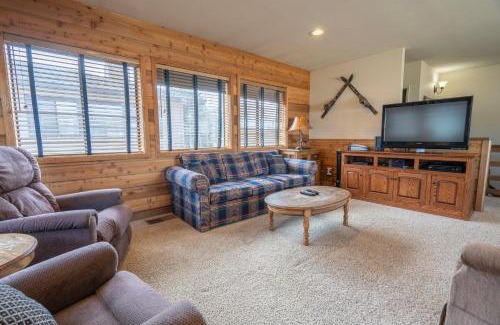 June Lake Apartment | Family-Friendly Escape at Rr-edgewater10 Hotel