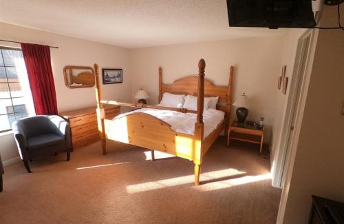 June Lake Apartment | Family-Friendly Rr-Interlaken 09 with Hot Tub & High Ratings