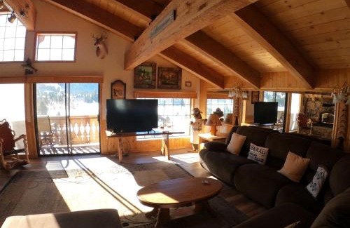 June Lake Apartment | Rr-Interlaken 16: Family-Friendly Retreat with Hot Tub