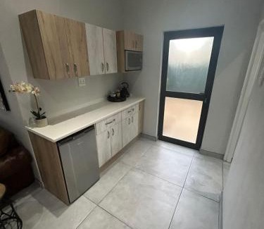 Welkom Apartment | Stylish RR Luxury Apartment - Family-Friendly Retreat!