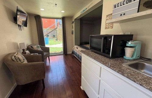 Medicine Park Apartment | Prime Location in Medicine Park Near Fort Sill with Breakfast