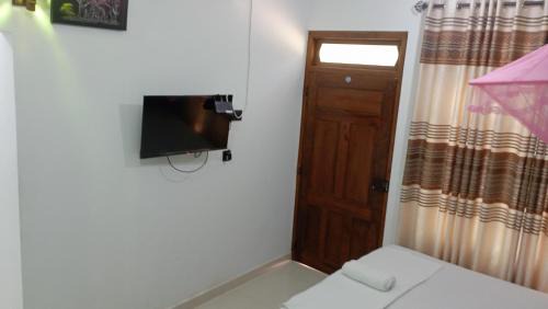 Kilinochchi Hotel | RS Green Barathi
