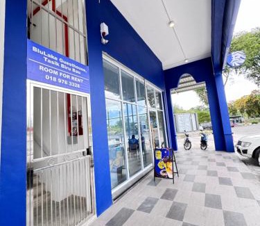 Bau House | RTS - BluLake Guesthouse Tasik Biru Bau