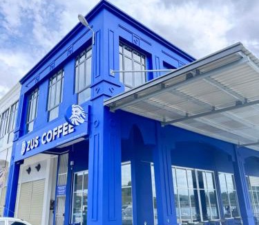 Bau House | RTS - BluLake Guesthouse Tasik Biru Bau