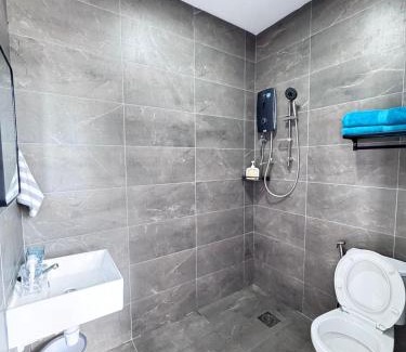 Bau House | RTS - BluLake Guesthouse Tasik Biru Bau