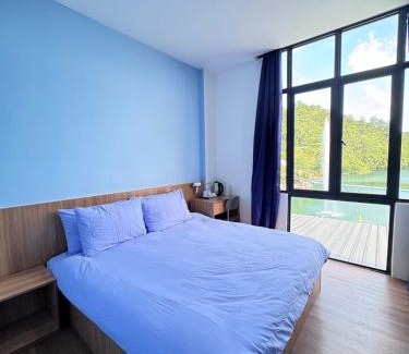 Bau House | RTS - BluLake Guesthouse Tasik Biru Bau