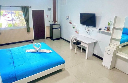 Nai Mueang Hotel | Ruan Aiyara: Family-Friendly Haven with Kitchen Access