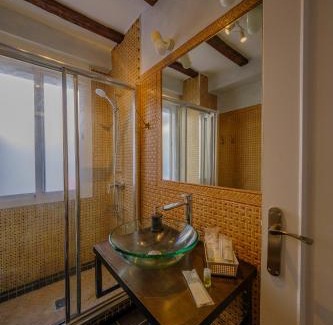 San Vicente Apartment | Seville Center Escape: Rubens Ático with Oceanfront Views