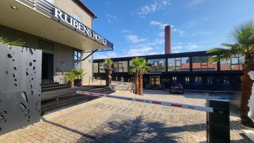 Vila Nova de Gaia Hotel | Relax at Rubens Hotels & SPA: 4-Star Oceanfront Retreat