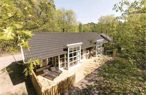 Hasle House | Relax at Rubinsøen Skovhuse - Pet Friendly & Family Ready