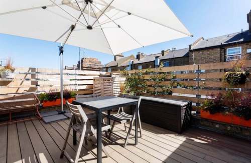 Askew House | Discover Rubix Cube Mews with Spa and Family Amenities