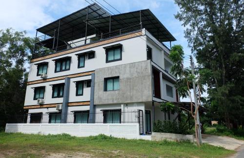 Pak Nam Pran Apartment | Oceanfront Retreat at Rublom Chomview Pranburi