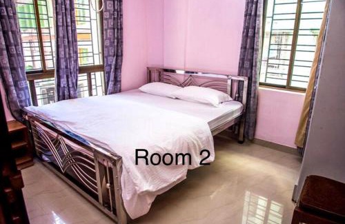 Ballygunge Apartment | Inviting Ruby by Olys Apartment - 4-Star, Family & Disabled Friendly