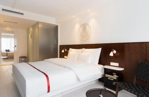 Geneva Old Town Hotel | Discover Ruby Claire Hotel Geneva: Family-Friendly Retreat