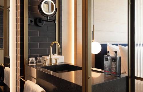 Amsterdam East Hotel | Discover Ruby Emma Hotel Amsterdam: Eco-Friendly Comfort